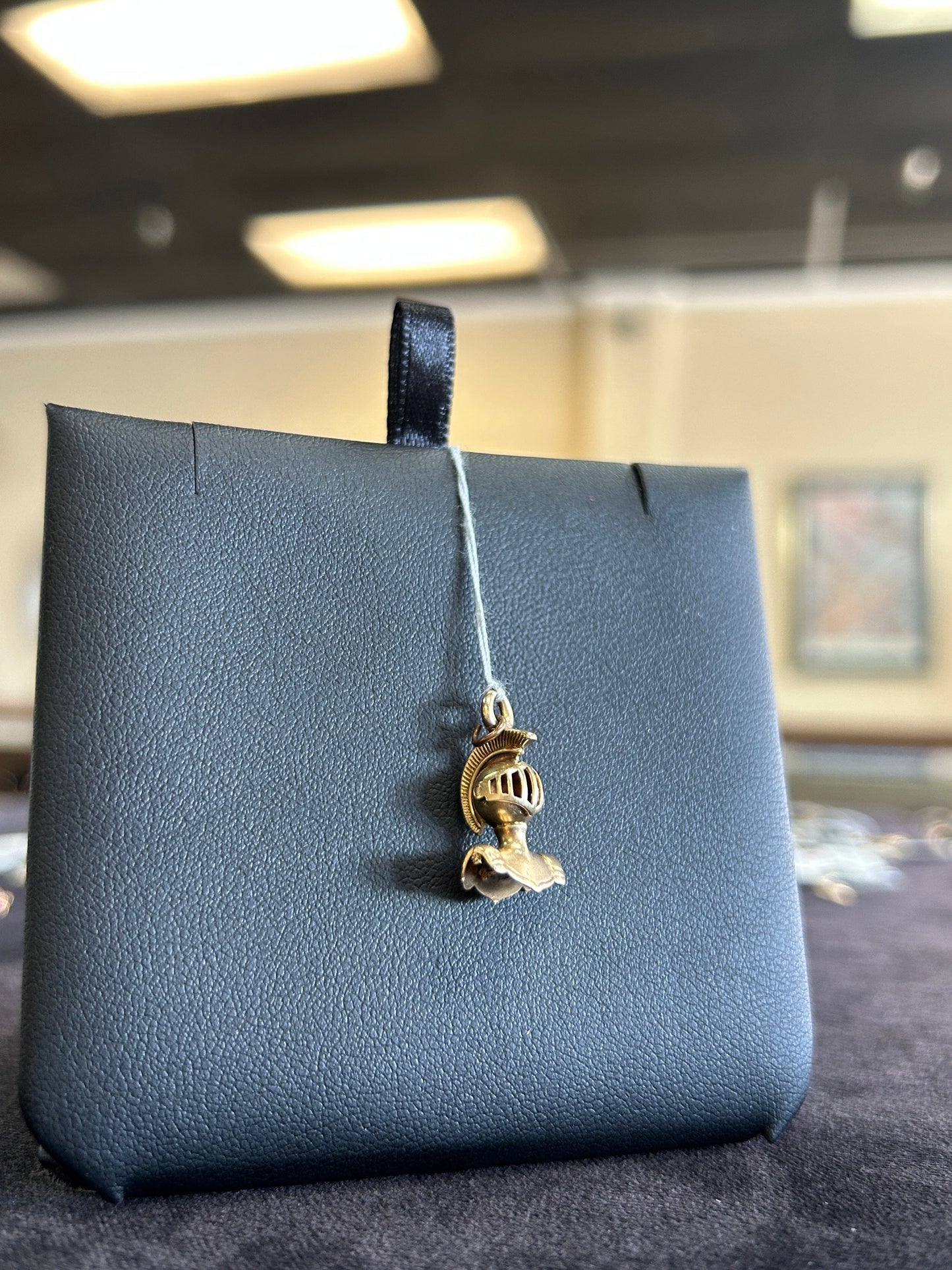 Knight's Armor Bust Yellow Gold Charm Movable Face Plate