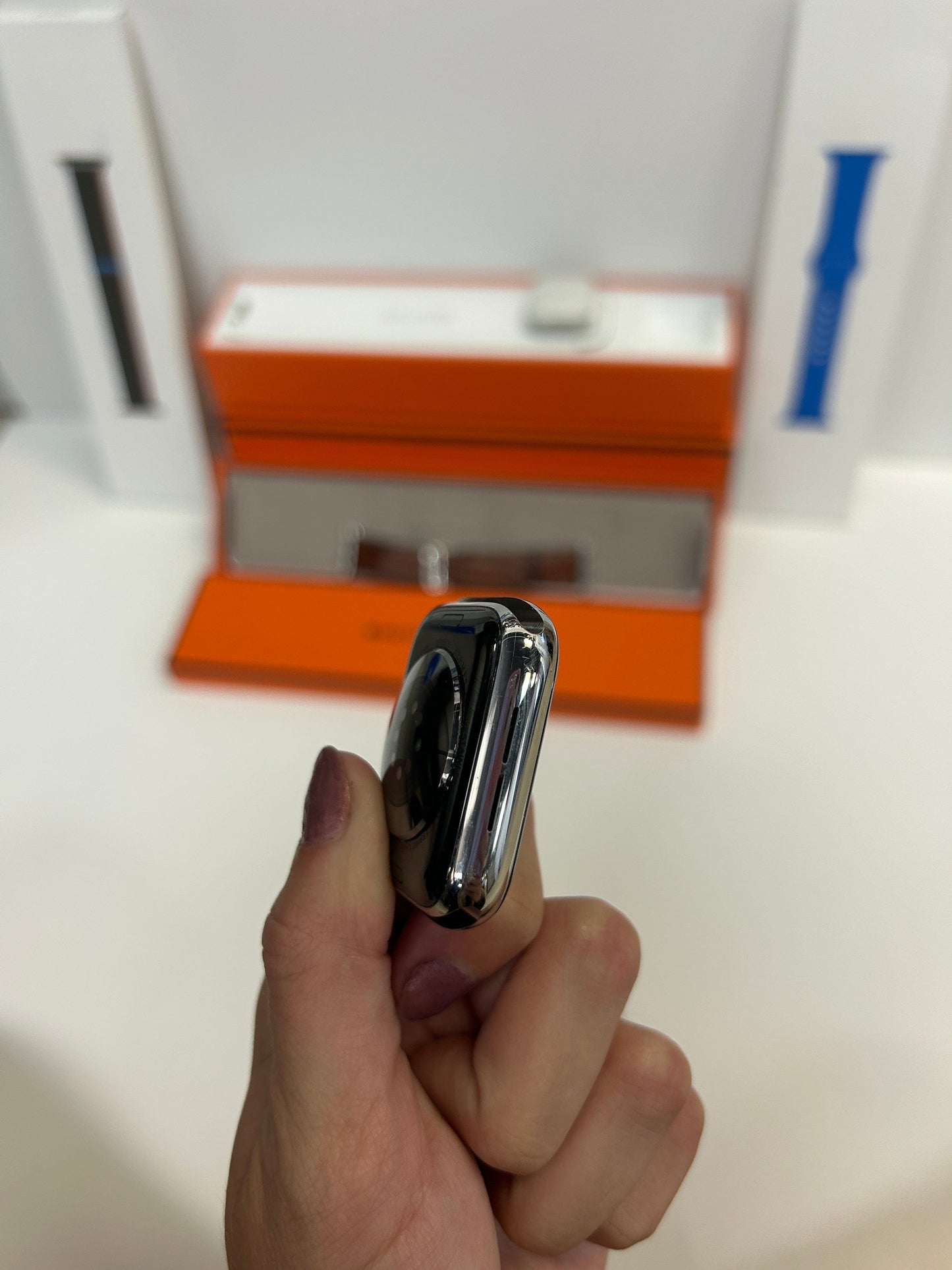 Apple Watch Series 6 Hermès 44mm with two Hermès Watch Bands (Leather Deployment, Rubber Band, Sport Band))