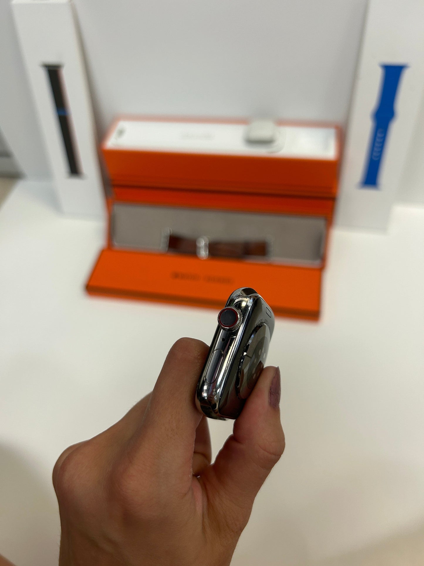 Apple Watch Series 6 Hermès 44mm with two Hermès Watch Bands (Leather Deployment, Rubber Band, Sport Band))