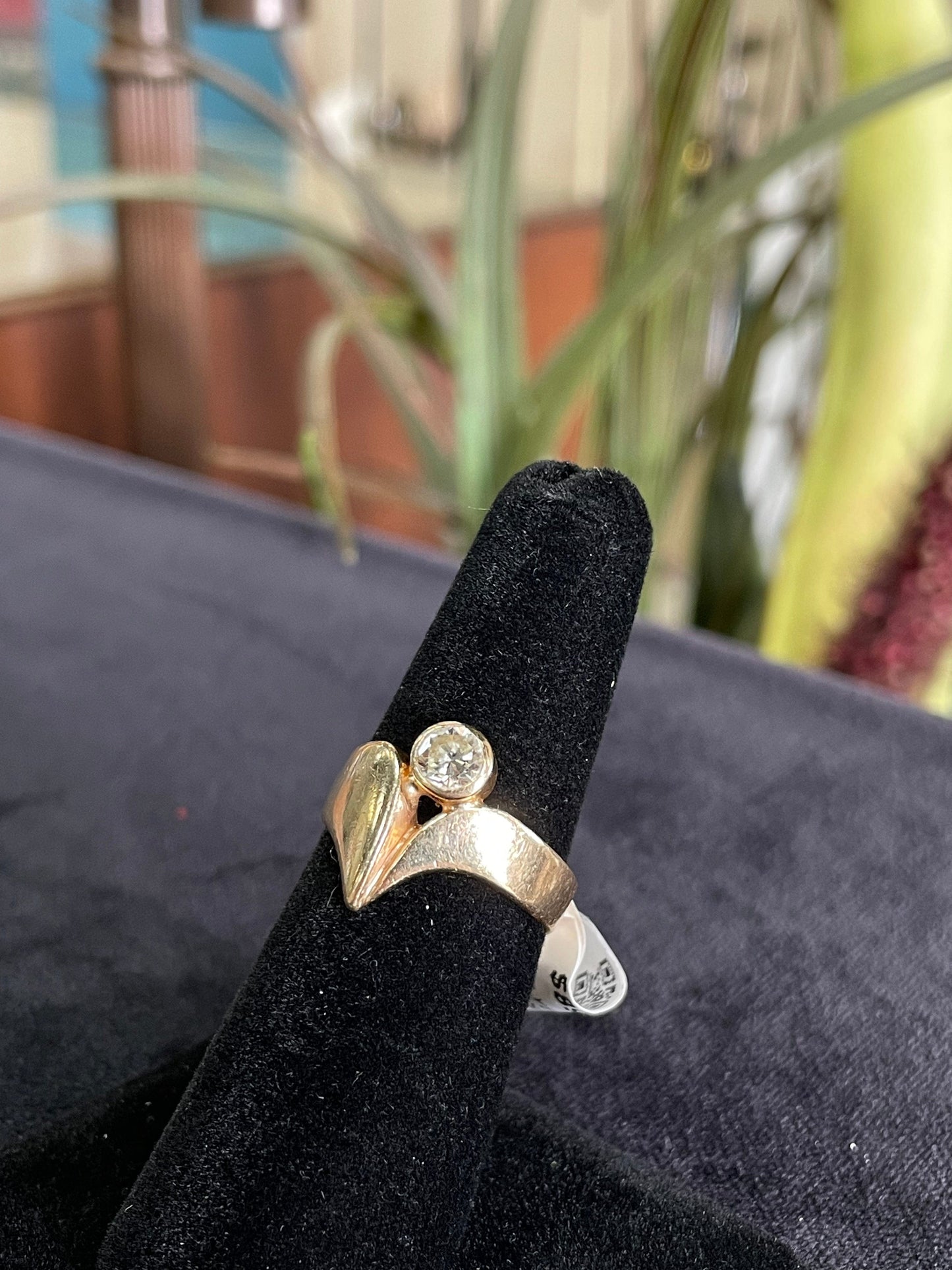 V-Shaped Diamond Ring
