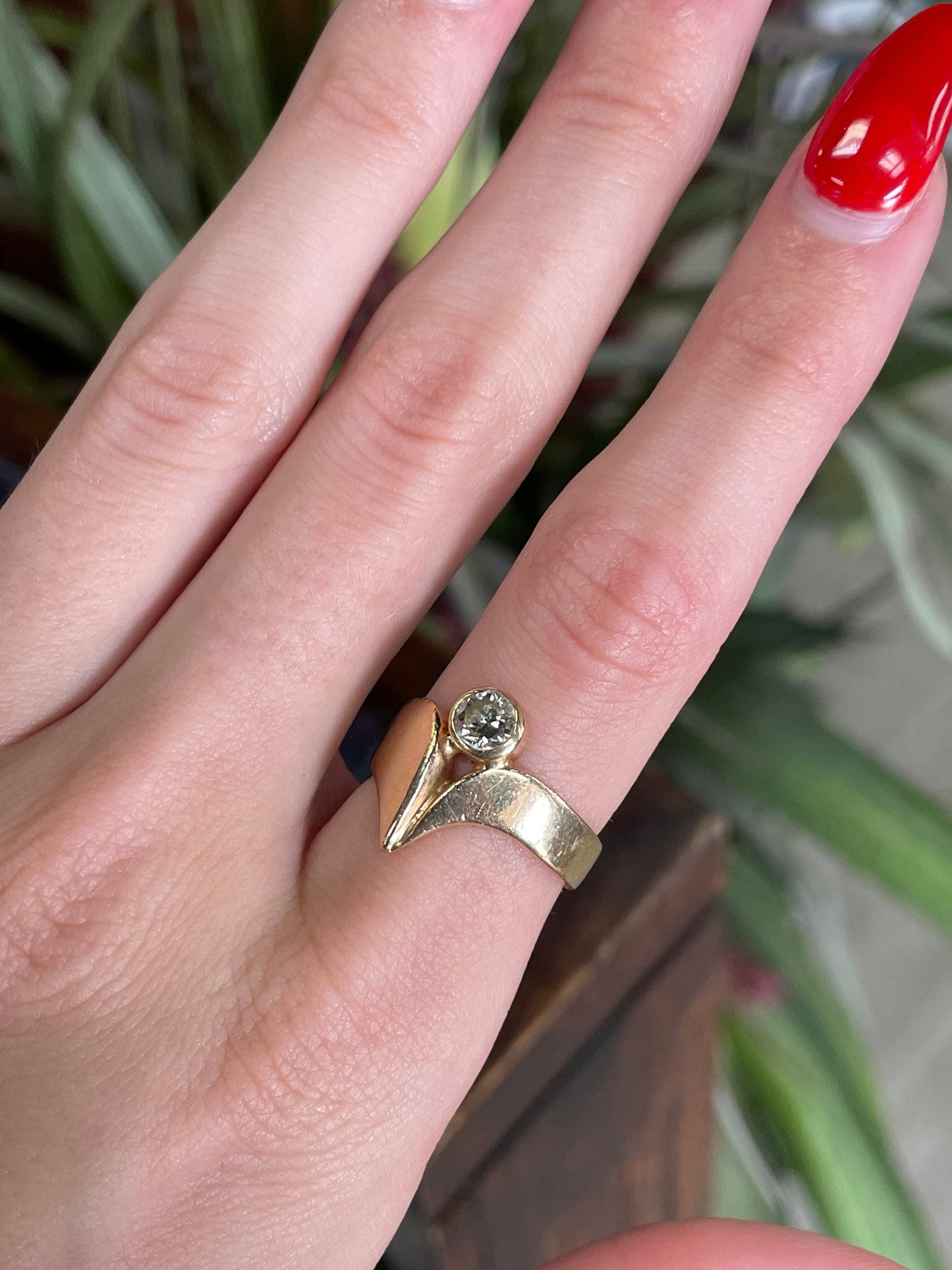 V-Shaped Diamond Ring