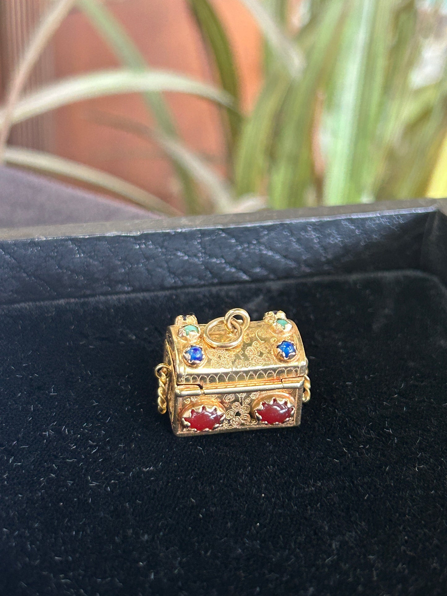Yellow Gold Ornate Treasure Chest Charm/ Pendant