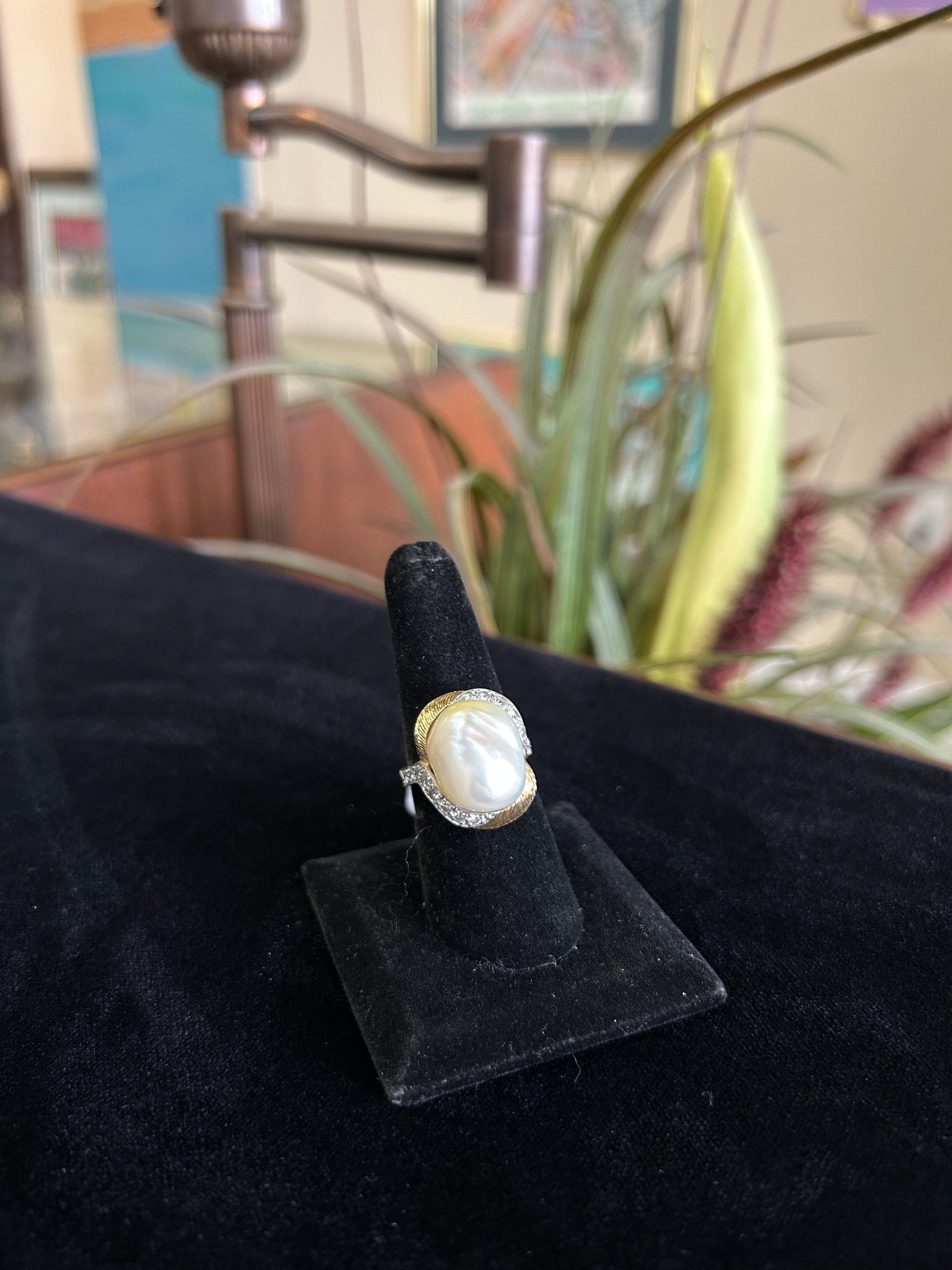 Vintage Platinum 18kt Yellow Gold Large Pearl and Diamond Ring