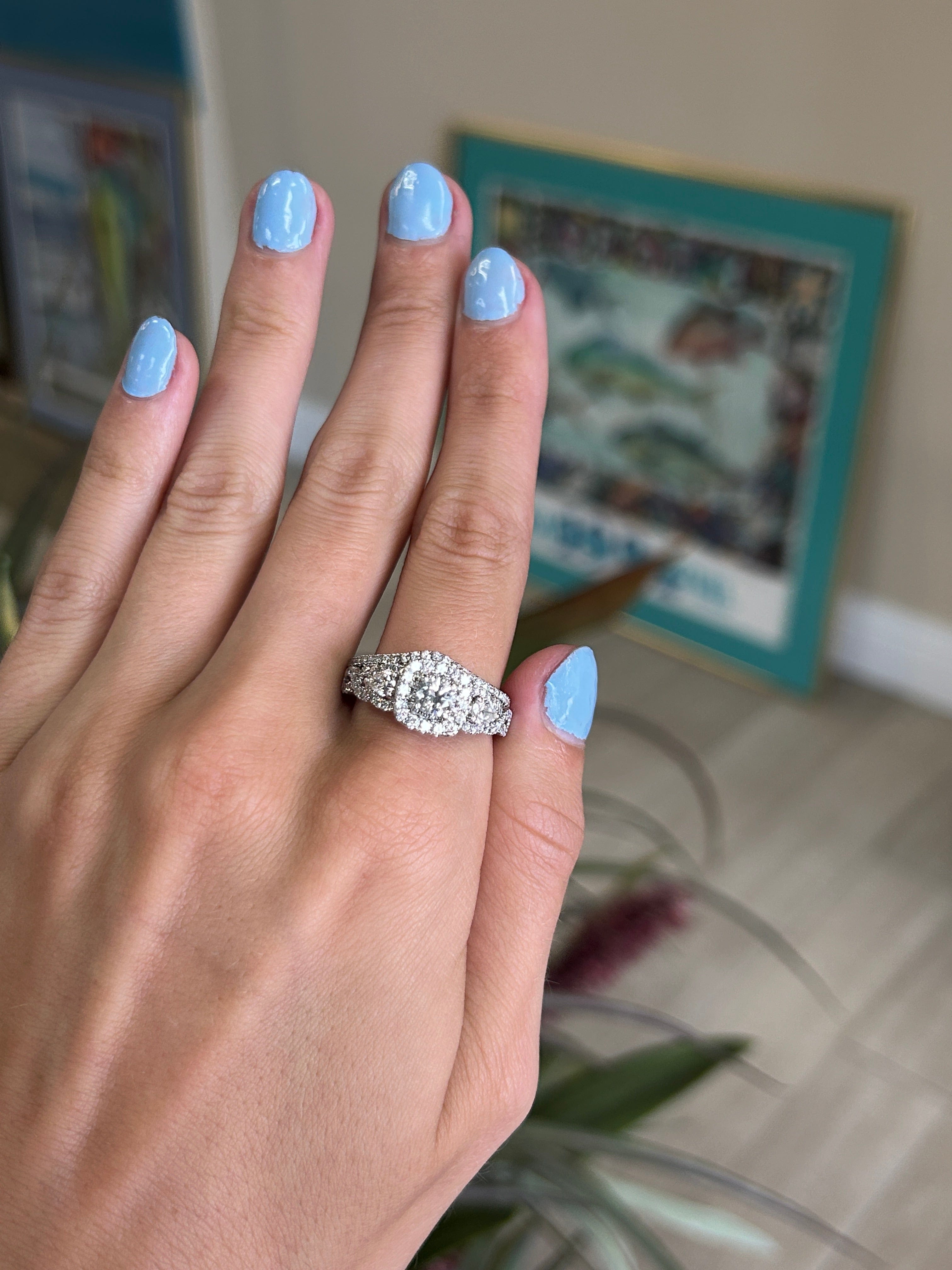 What You Should Know Before Buying an Engagement Ring at a Pawnshop