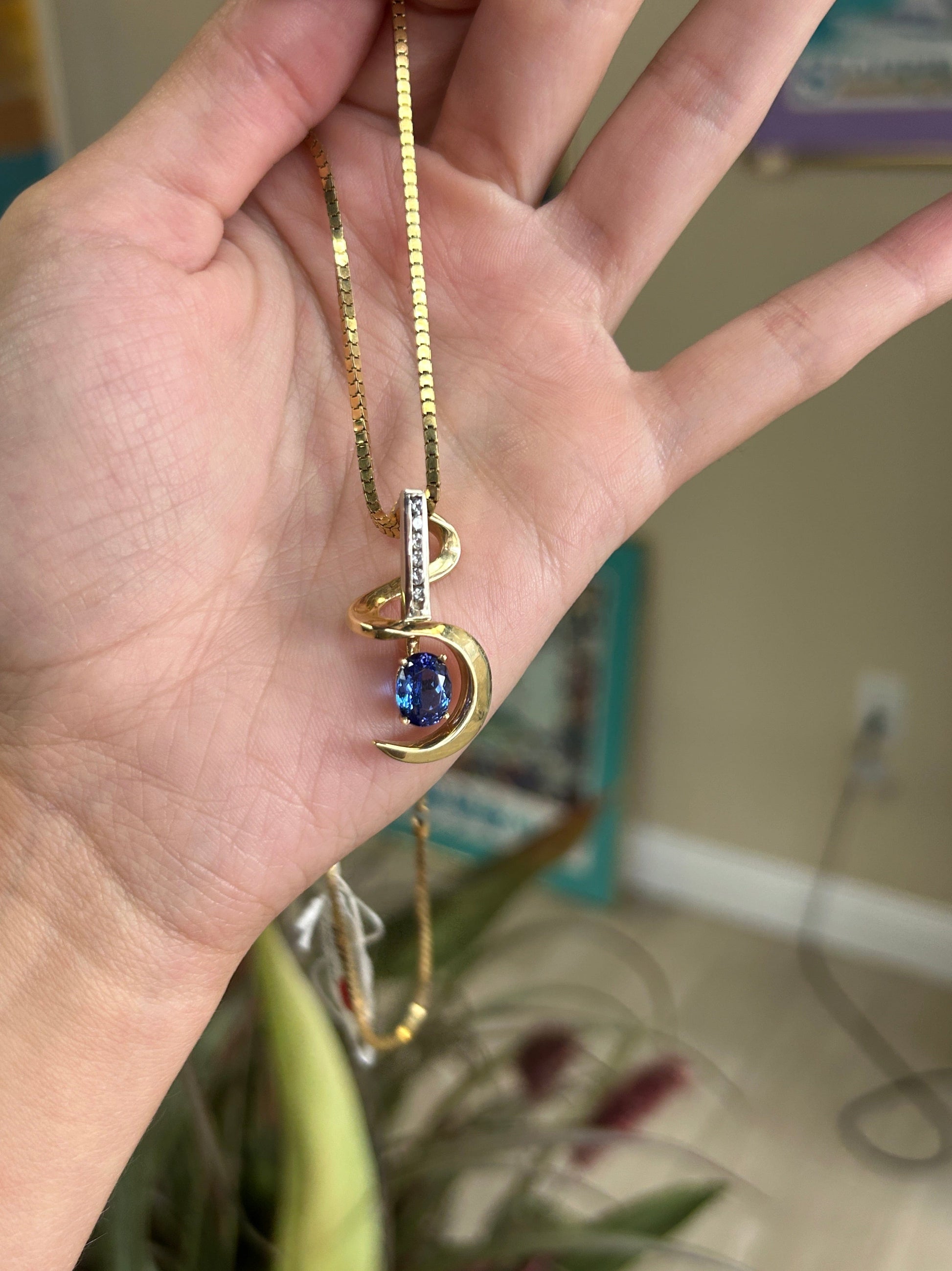 Tanzanite and Diamond White Gold and Yellow Gold Pendant Necklace