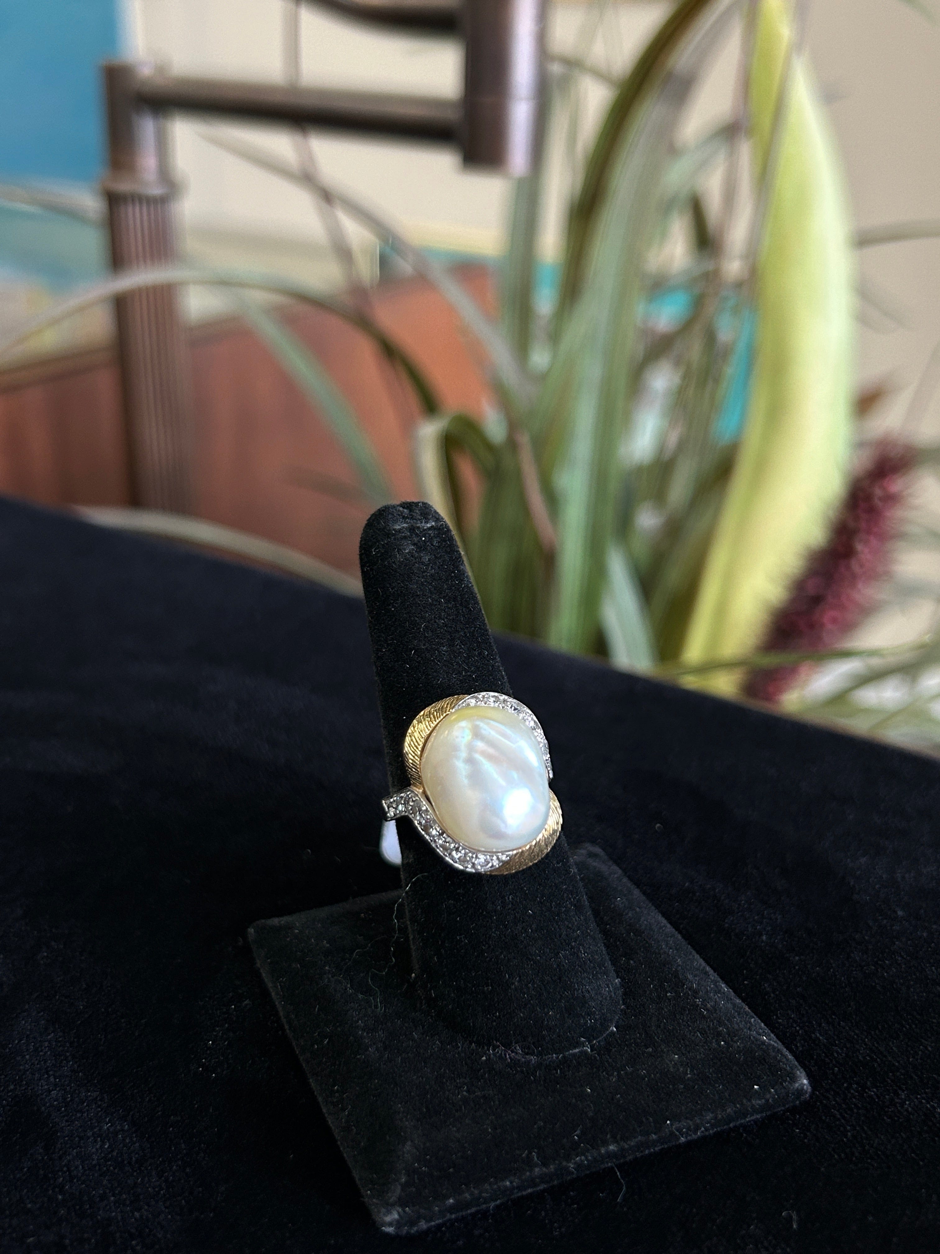 Vintage Platinum 18kt Yellow Gold Large Pearl and Diamond Ring