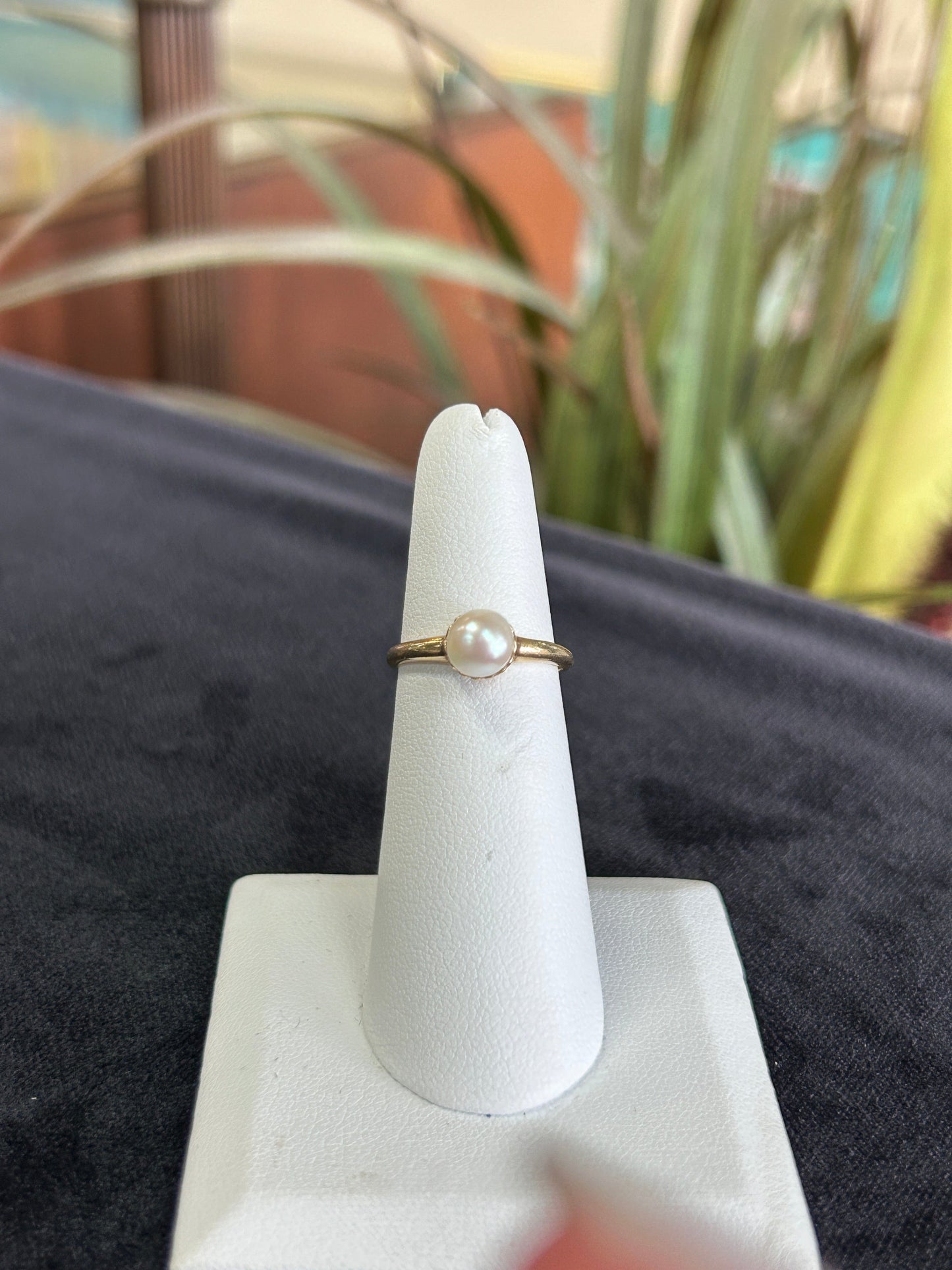 Minimalistic Solitaire Freshwater Yellow Gold Ring