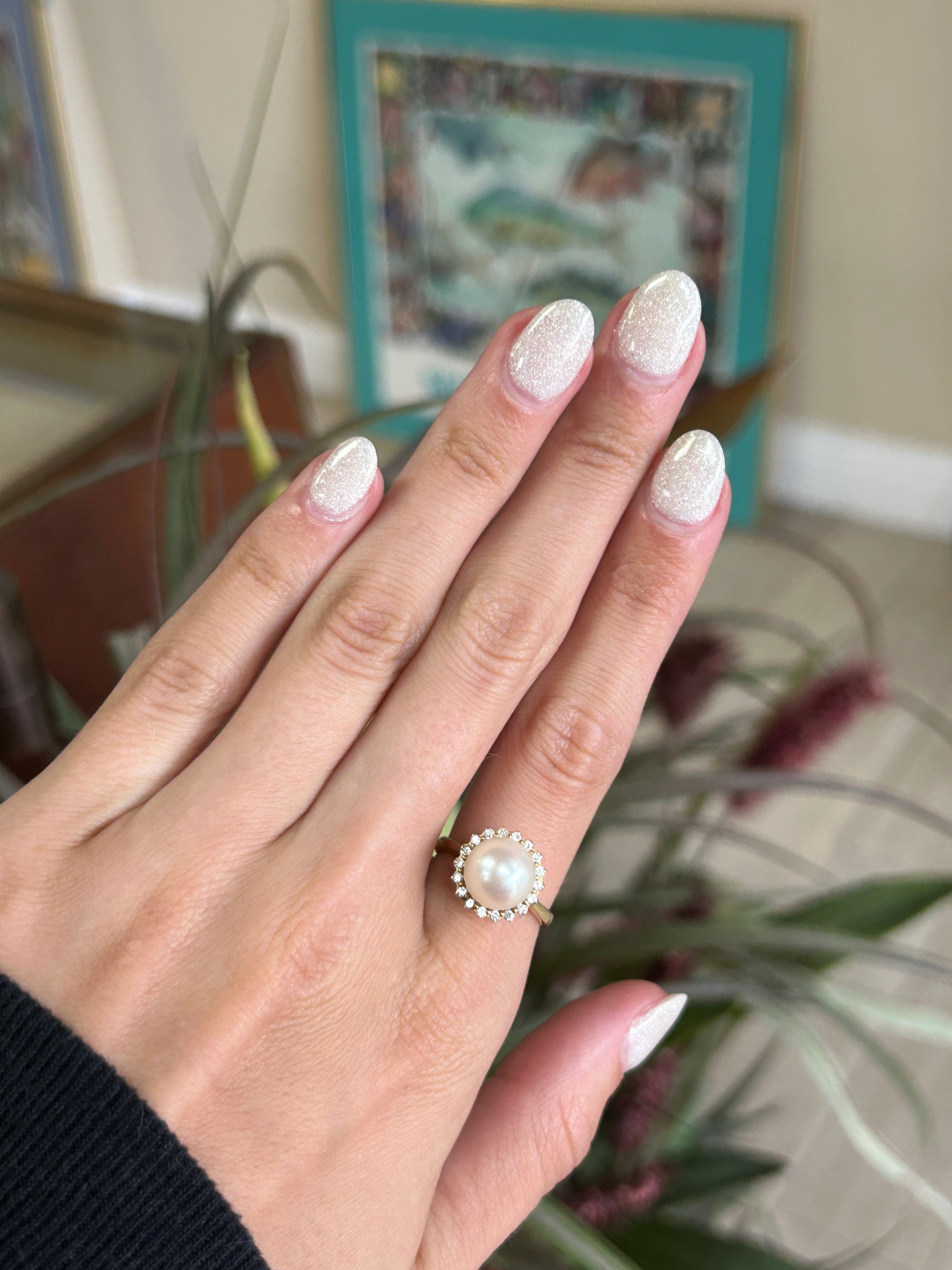 Solitaire Freshwater Pearl with Diamond Halo Yellow Gold Ring