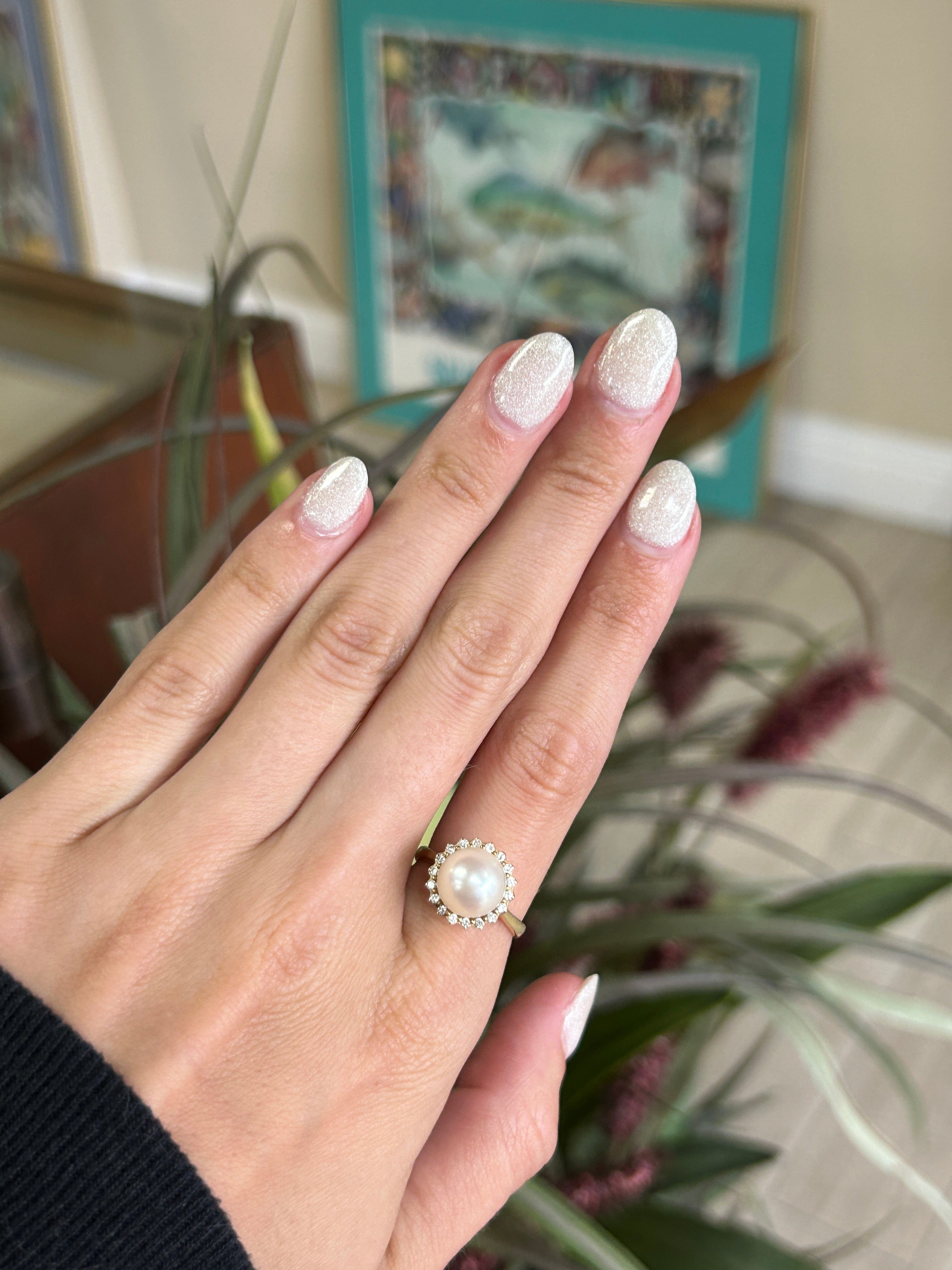 Solitaire Freshwater Pearl with Diamond Halo Yellow Gold Ring