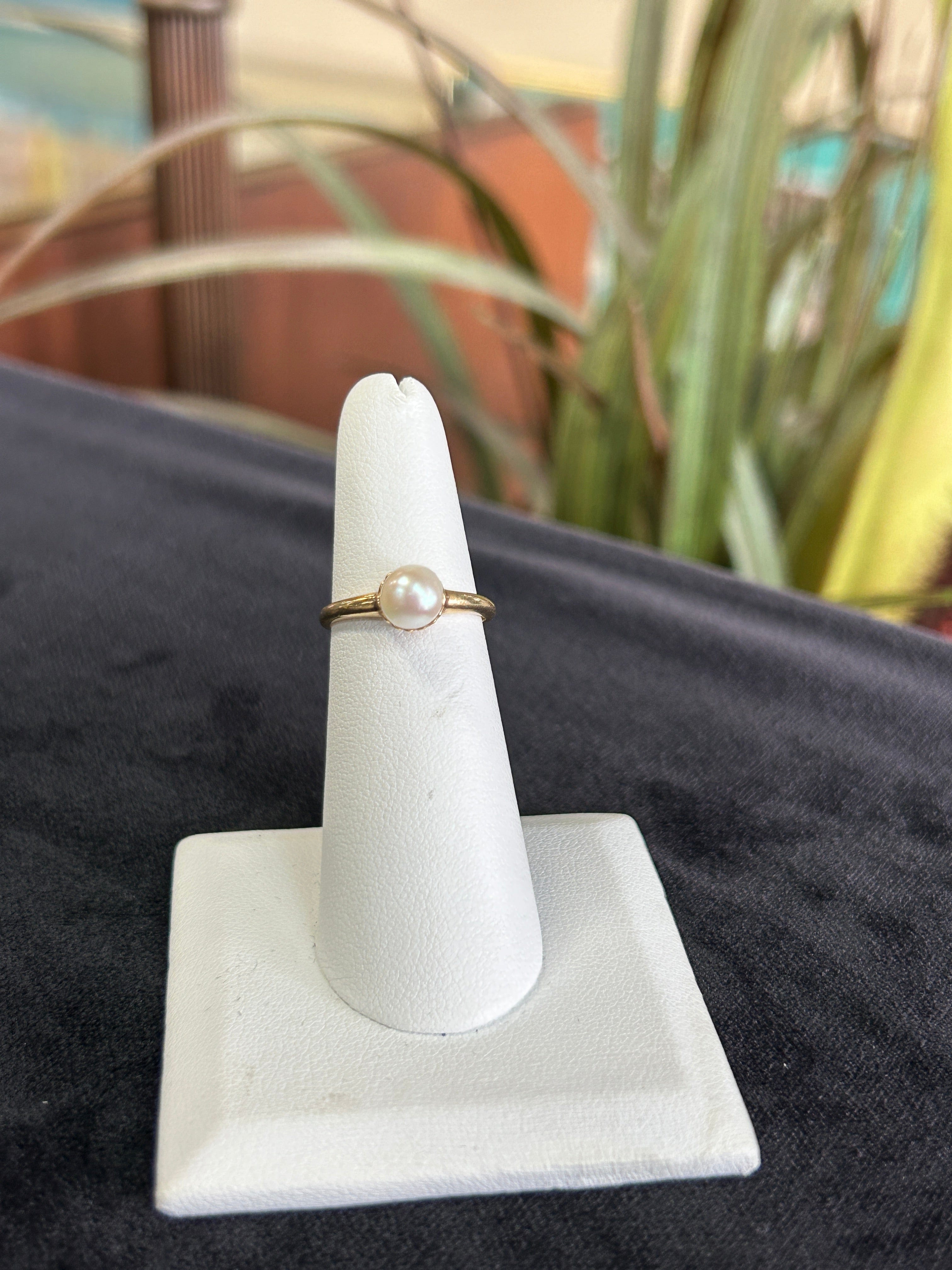 Solitaire Freshwater Yellow Gold Ring