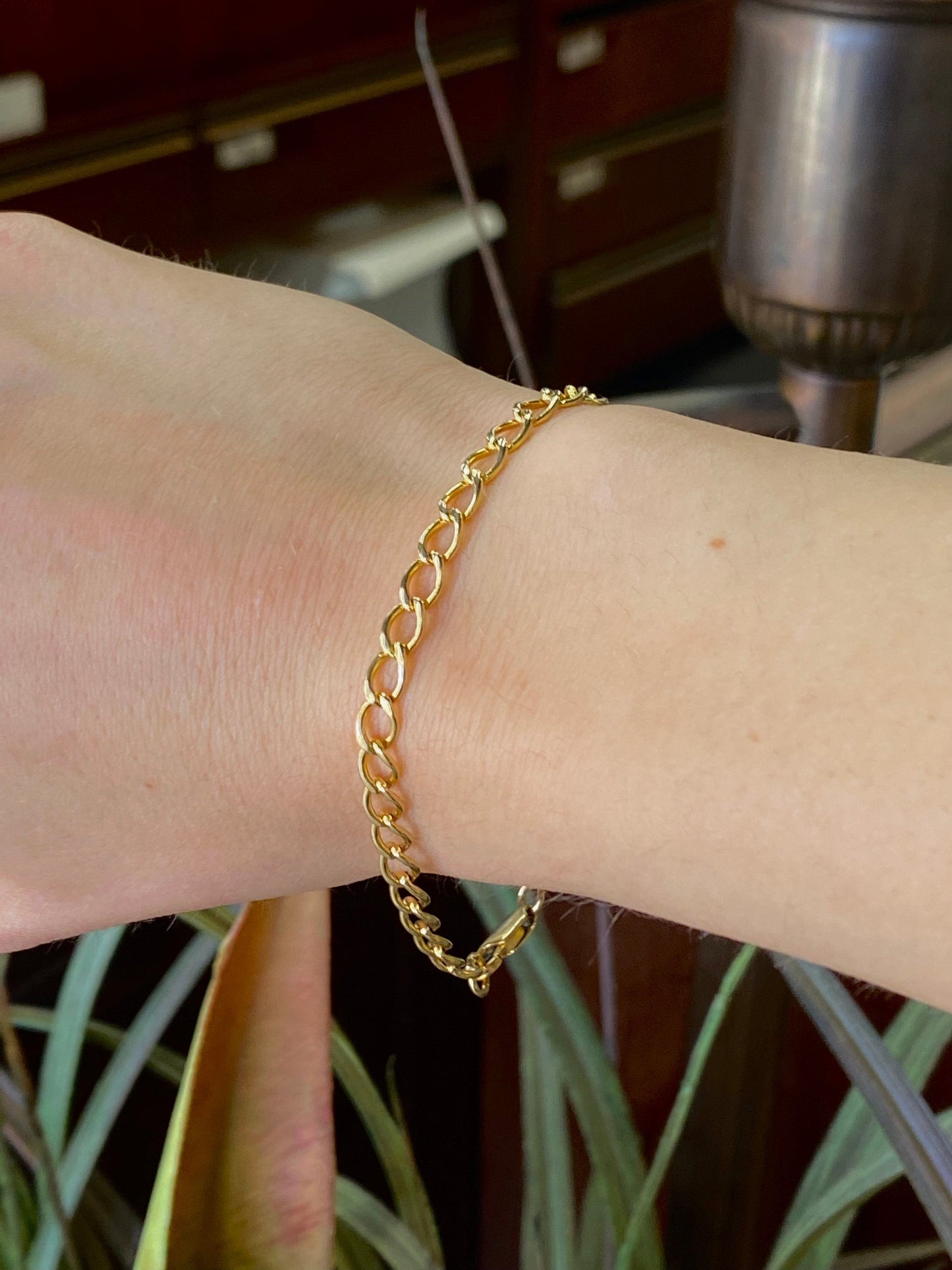 Classic Loop Chain Gold Bracelet