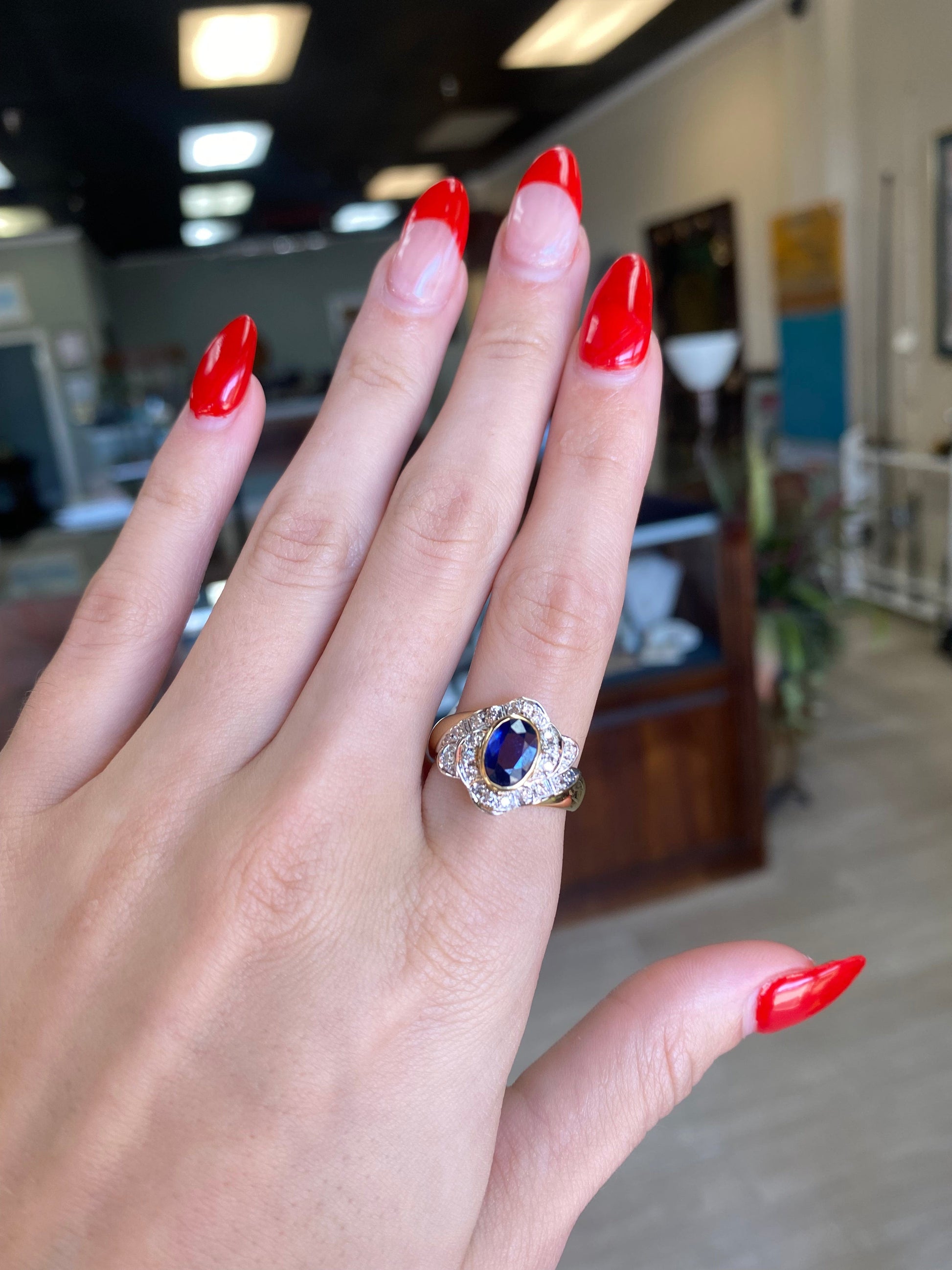 Oval Sapphire and Diamond 18K Yellow Gold Gemstone Ring