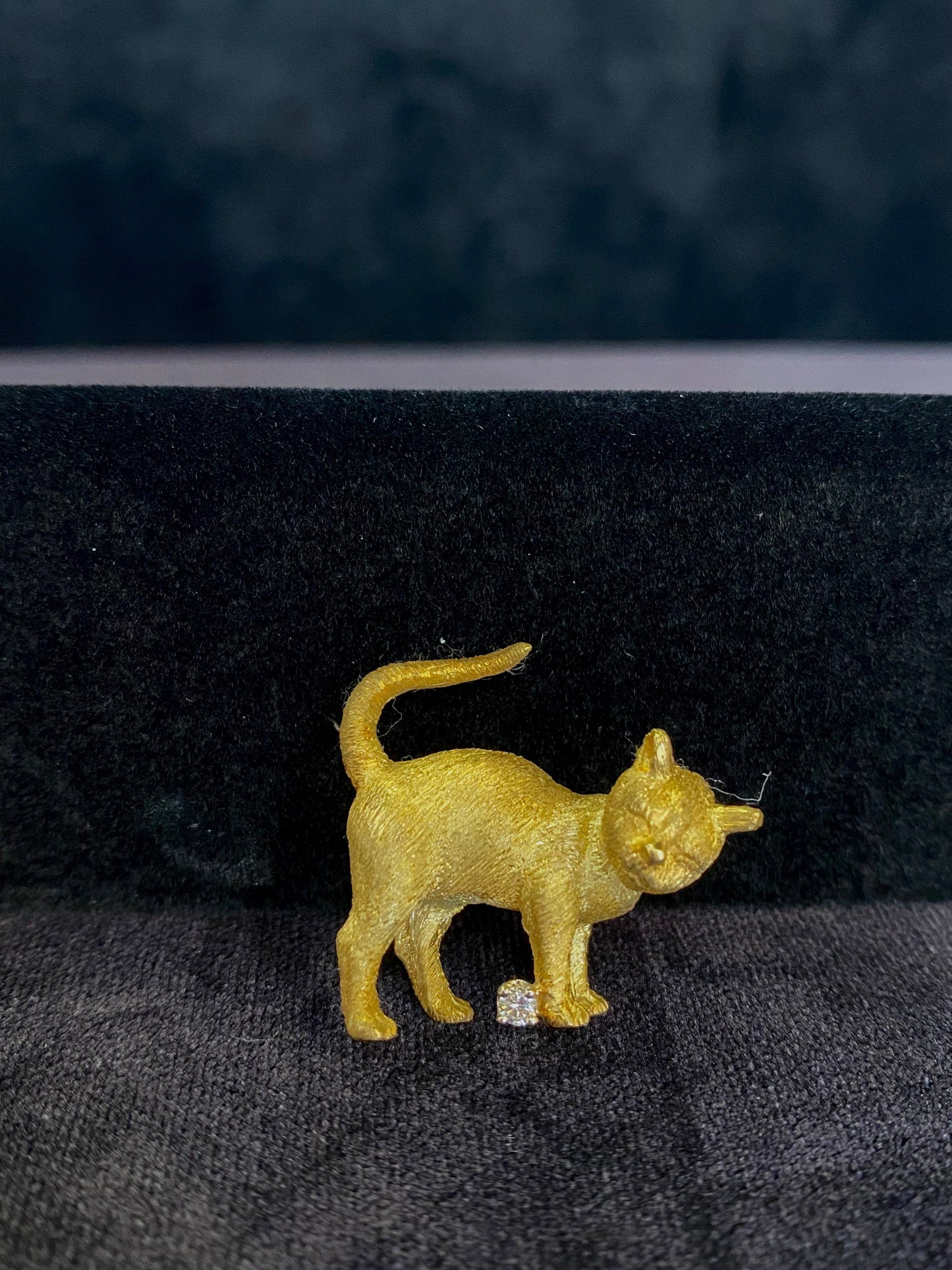 Cat Brooch with Diamond