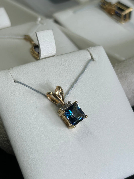 Princess Cut Blue Gemstone and Diamond Pendant Yellow Gold