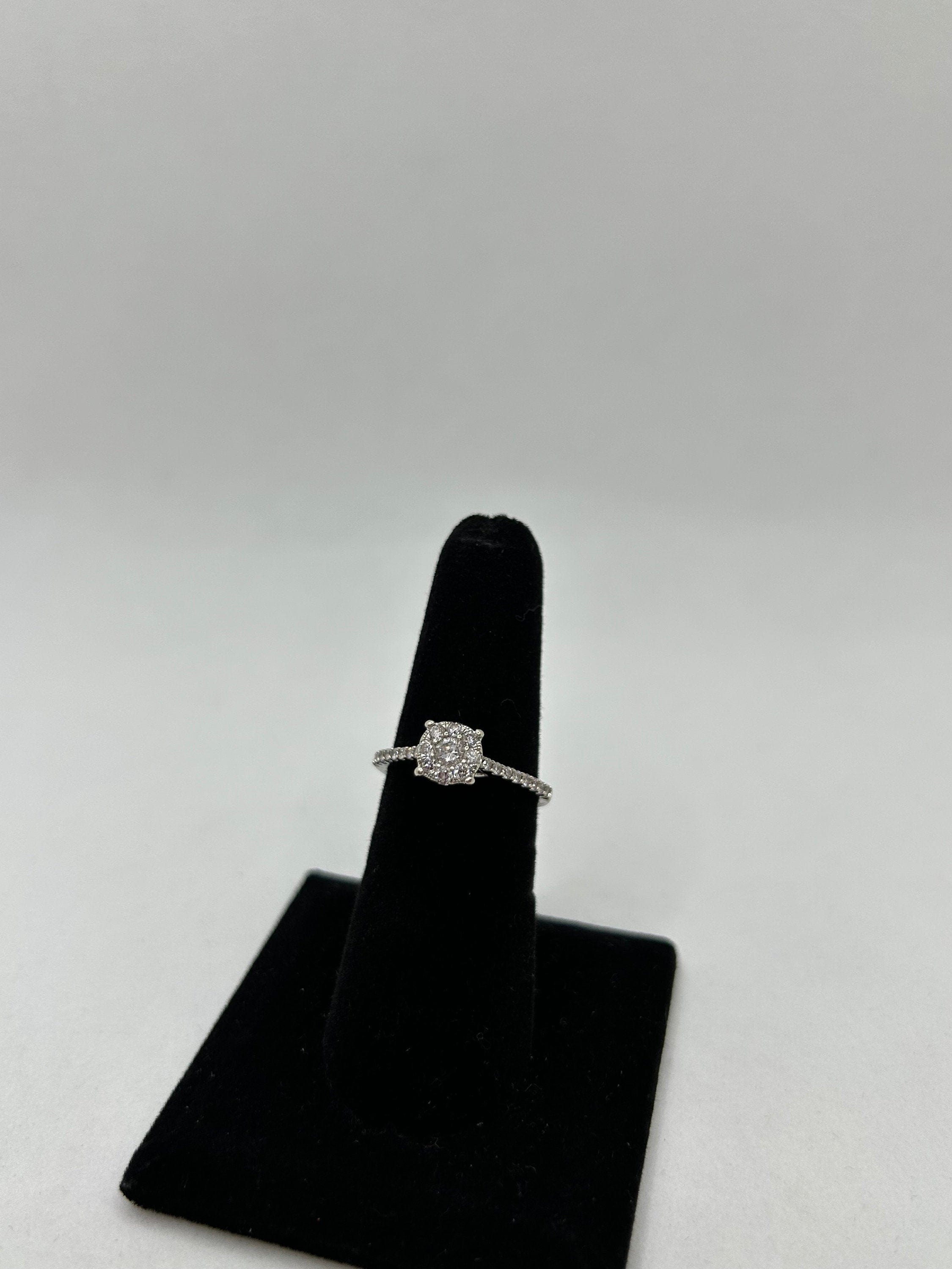 Cluster Illusion Diamond Ring