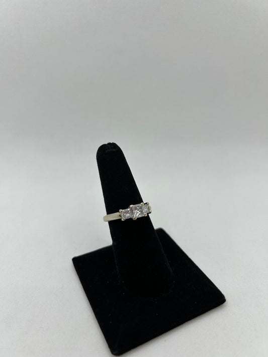 Three Stone Past Present Future Diamond Ring 