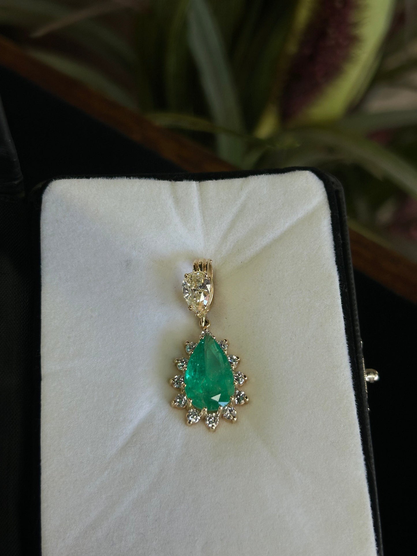 Pear Shape Emerald and Diamond Gemstone Pendant