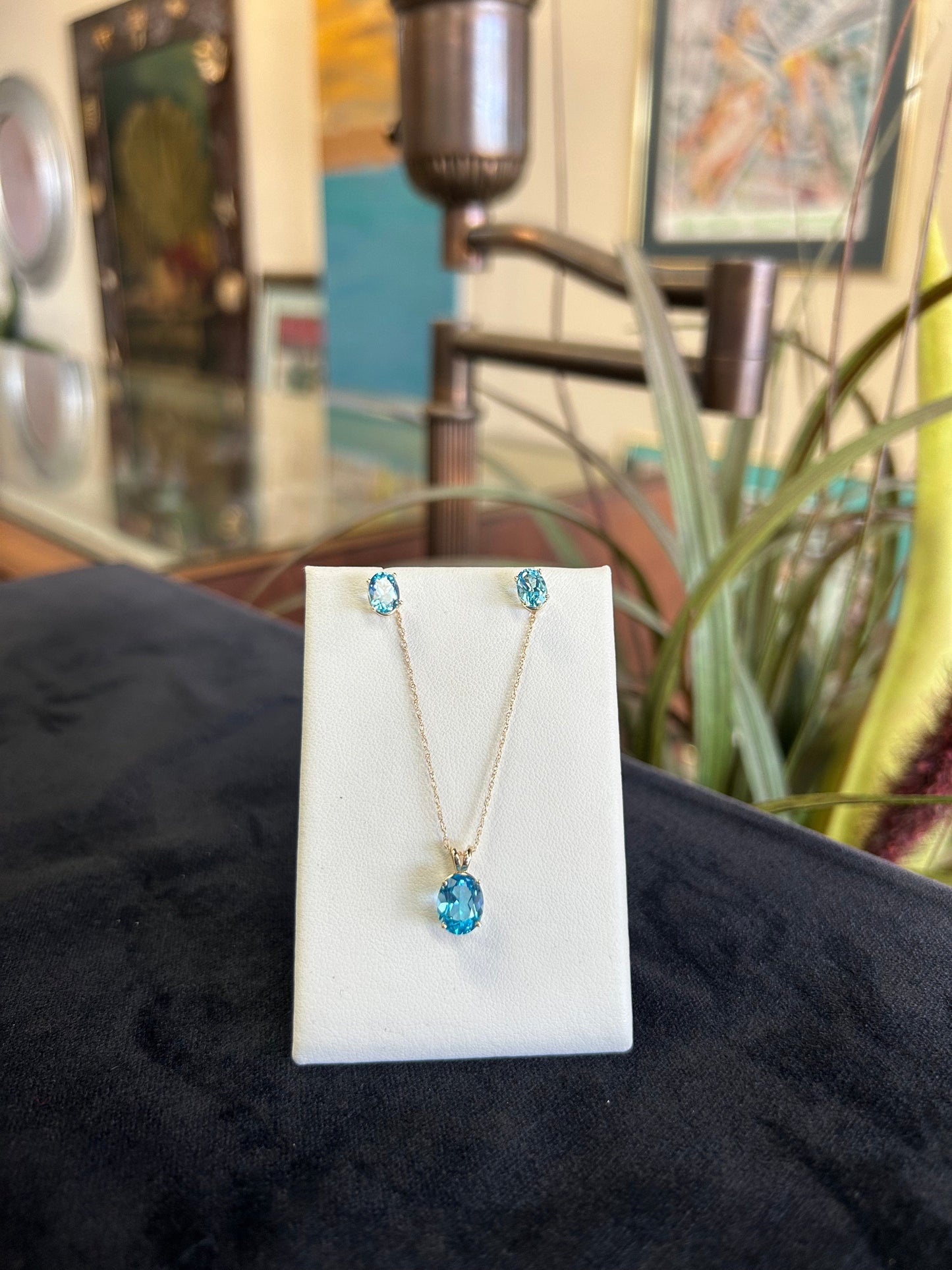 Blue topaz - yellow gold - earrings - necklace - set