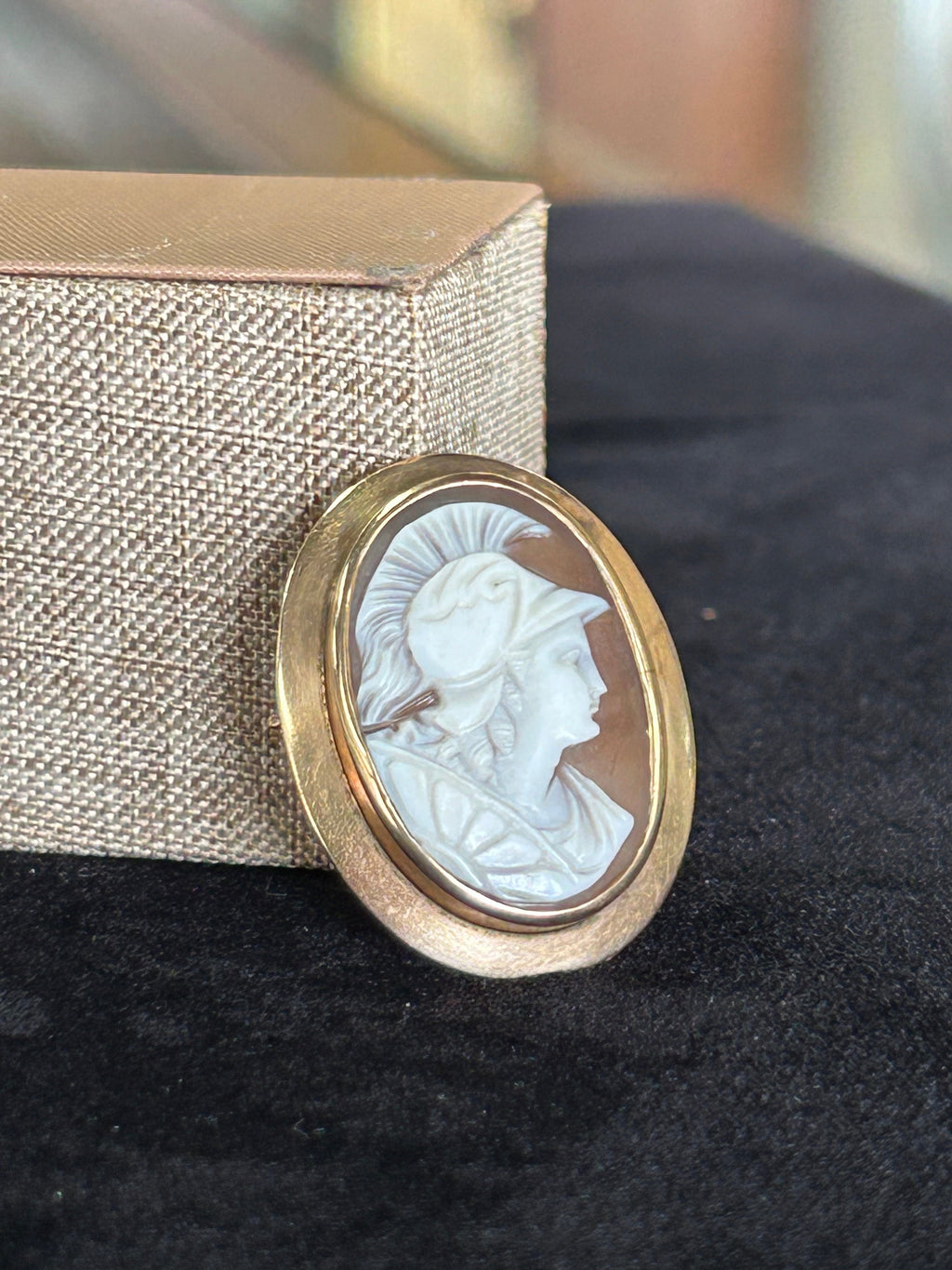 Italian Hand Carved Shell Cameo Yellow Gold 10kt