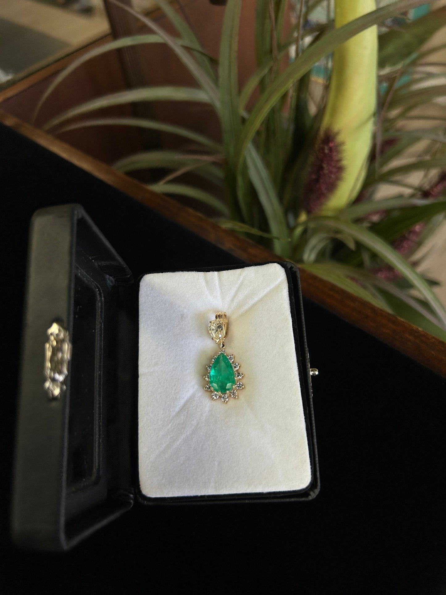 Pear Shape Emerald and Diamond Gemstone Pendant